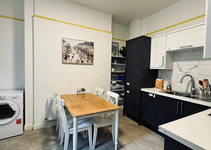 13 Summerhill South *