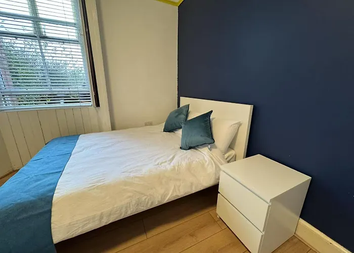 13 Summerhill South Bed & Breakfast *